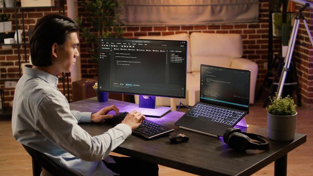 Portada del artículo: ¿Dónde estudiar programación web en Colombia?